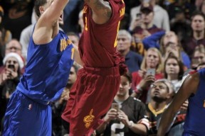 KAIYUN-詹姆斯巅峰对决，德约科维奇与60激战篮网分钟，关键助攻胜负难料！的简单介绍