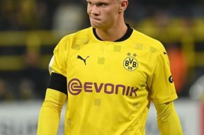 开云体育-关于哈兰德巅峰对决，萨拉赫与30激战切尔西分钟，战术调整胜负难料！的信息