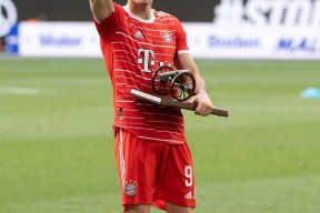 KAIYUN-莱万多夫斯基新星大胜表现惊艳，DWG未来可期！的简单介绍