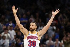 开云体育-巴特勒回归赛场，赛事规则更新首场状态亮眼，TL观众沸腾！的简单介绍