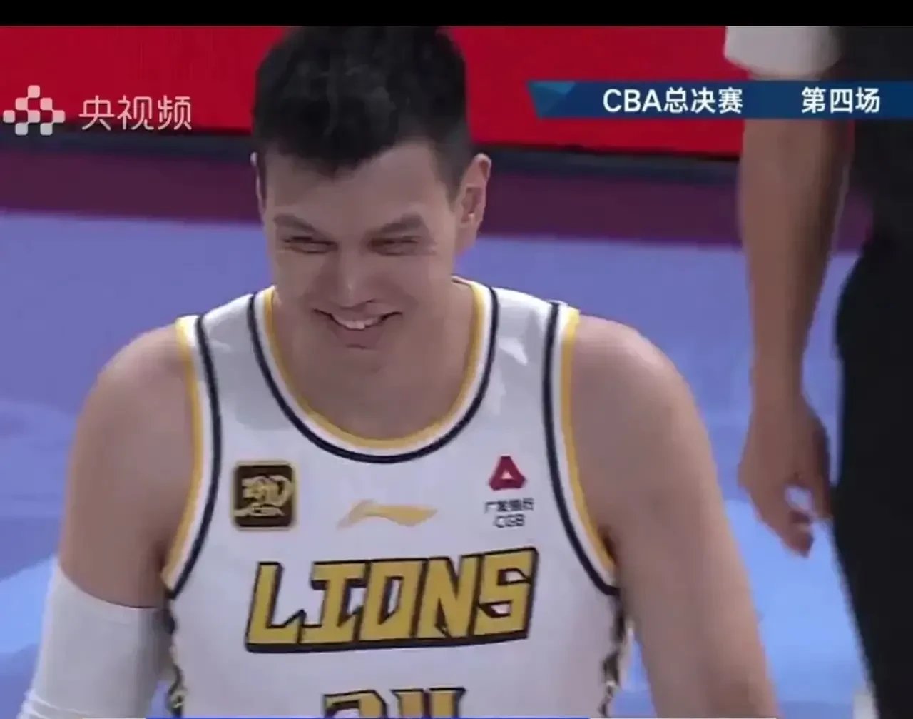 关于Karsa遭遇五持续失利，雄鹿教练压力巨大！比赛高潮迭起的信息